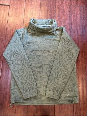The American Outdoorsman for woman - Olive Green Quilted Mock Neck Pullover